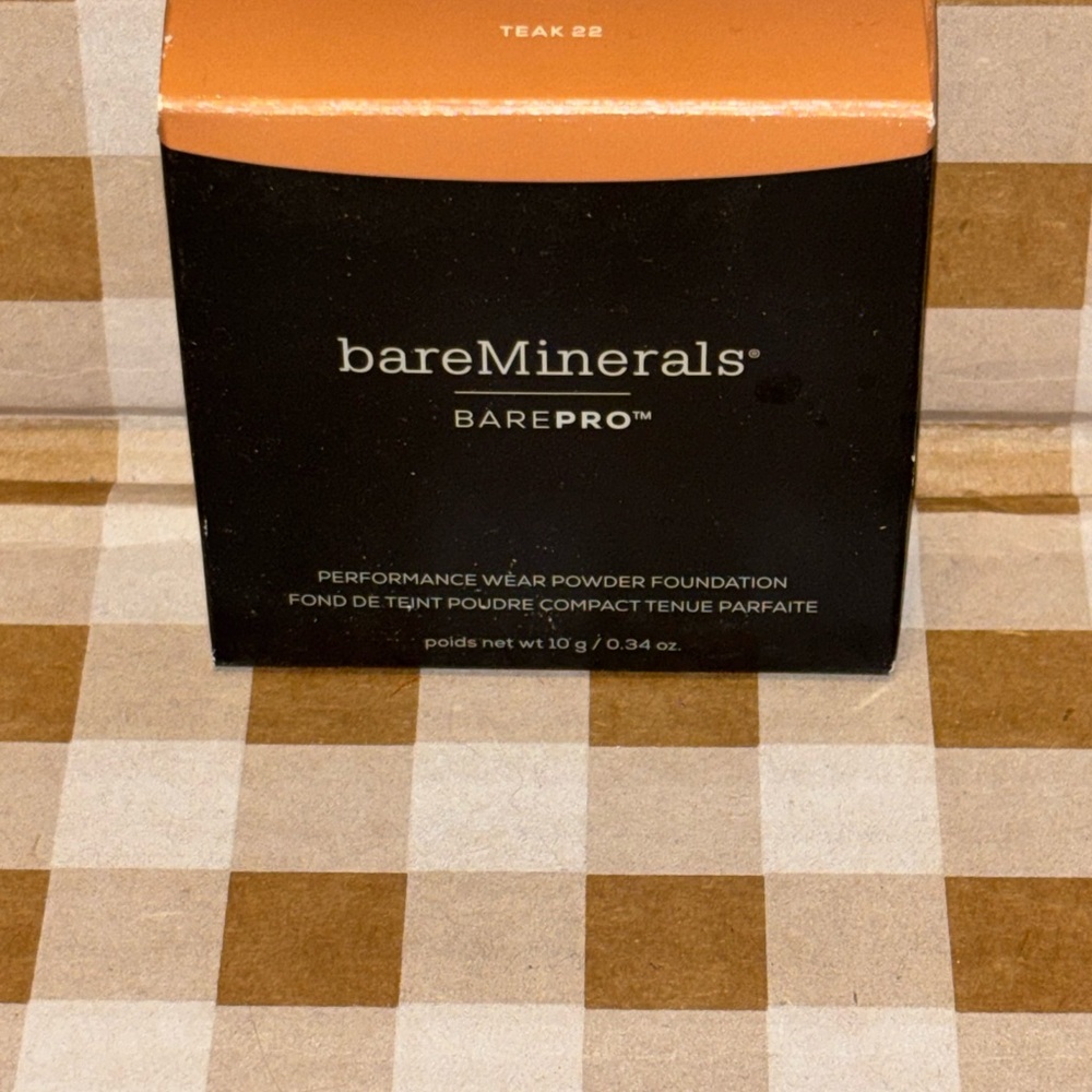Brand new bareMinerals BAREPRO Powder Foundation - Teak 22